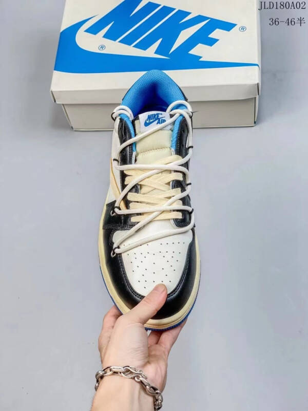 Travis Scott x Fragment Design x Air Jordan 1 Low "Black and white" - Imagem 5