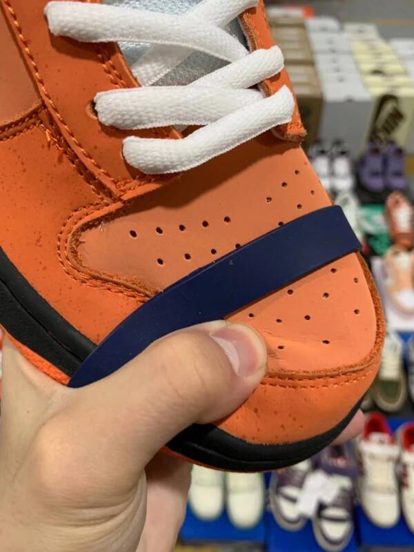 Nike Dunk SB Low "Orange Lobster" - Imagem 2