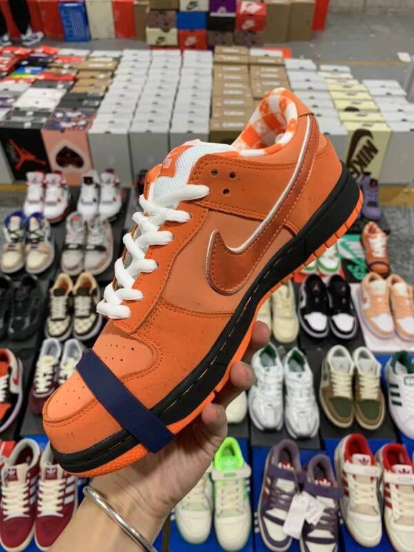 Nike Dunk SB Low "Orange Lobster" - Imagem 6