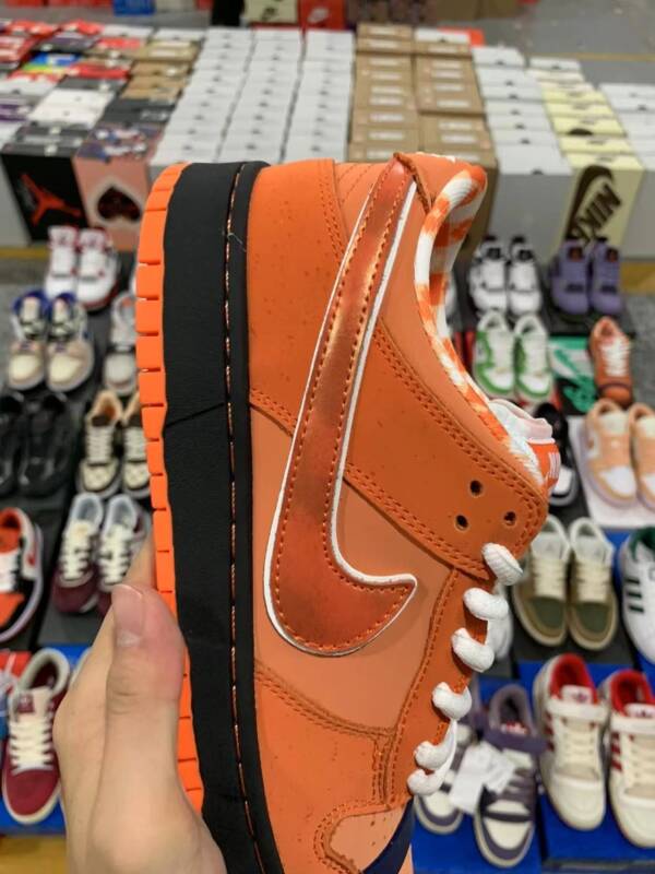Nike Dunk SB Low "Orange Lobster" - Imagem 7