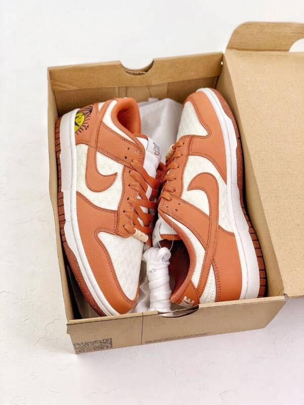 Nike Dunk Low SE “Sun Club” - Imagem 2
