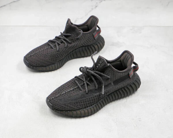 Adidas Yeezy Boost 350 V2 Static Black REFLETIVO - Imagem 4
