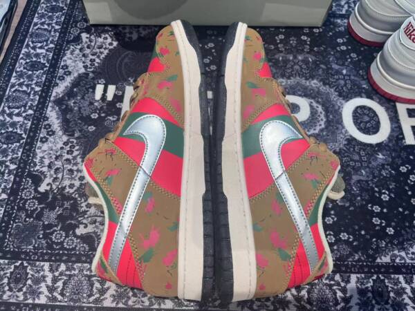 Nike Dunk SB Low Freddy Krueger - Imagem 6