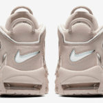 Tênis Nike Air More Uptempo - Creme - Imagem 2
